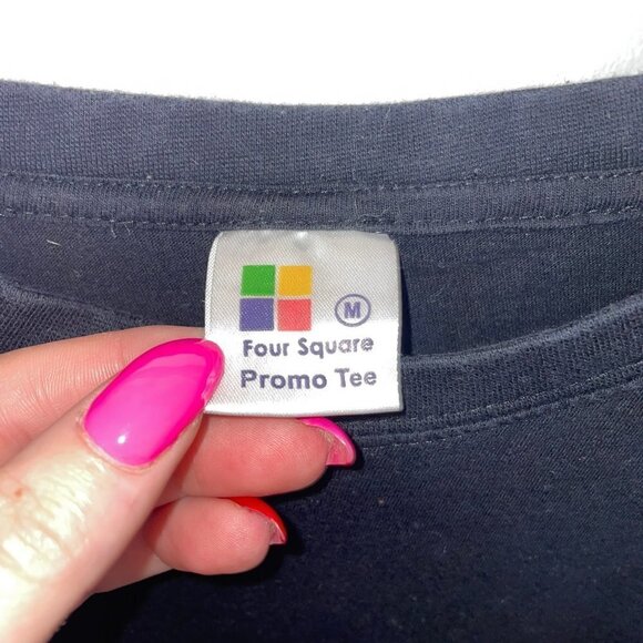 Four Square Promo Tee Women Black Graphic Print Demi Lovato world tour 2014 - Picture 2 of 3